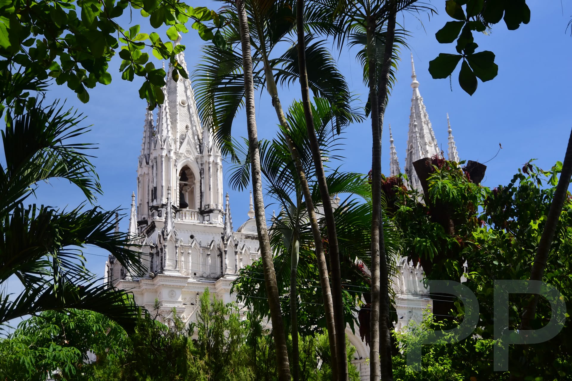 Santa Ana Cathedral Parque Libertad Liberty Park Architecture Guide El Salvador