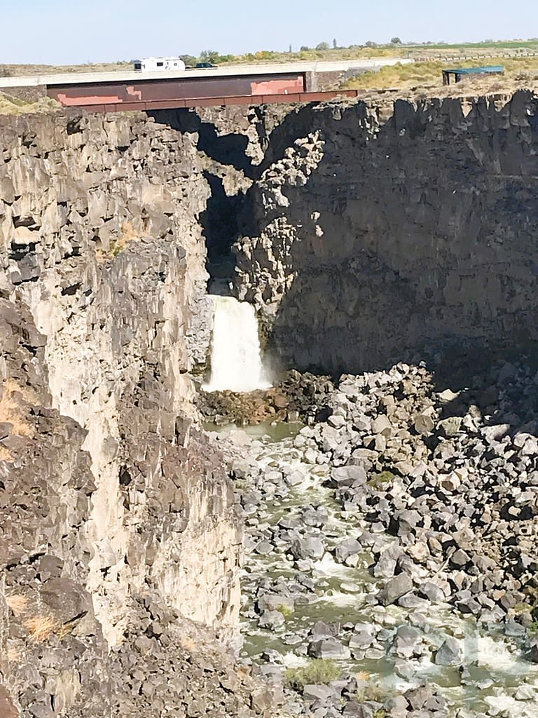 Malad Gorge Waterfall, Devils Washbowl, Pedestrian Bridge, Thousand Springs State Park, Idaho