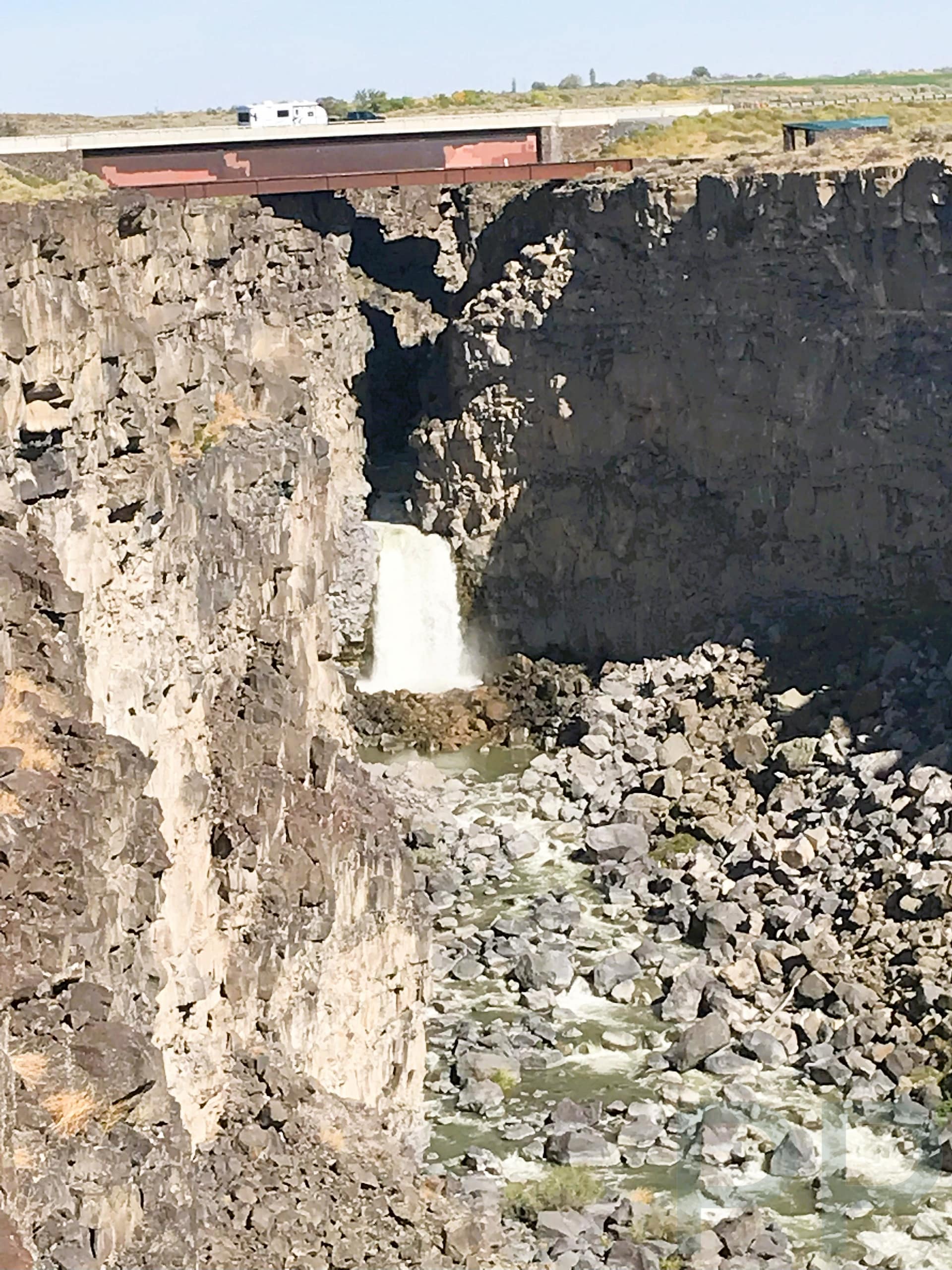 Malad Gorge Waterfall, Devils Washbowl, Pedestrian Bridge, Thousand Springs State Park, Idaho