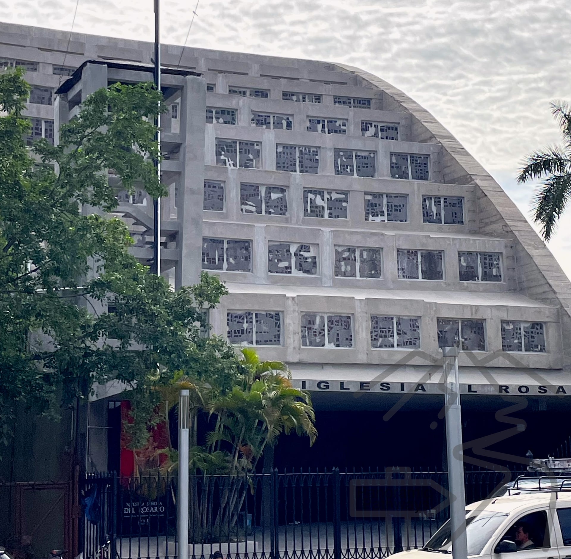 Nondescript exterior of Iglesia El Rosario Holy Rosary Church San Salvador
