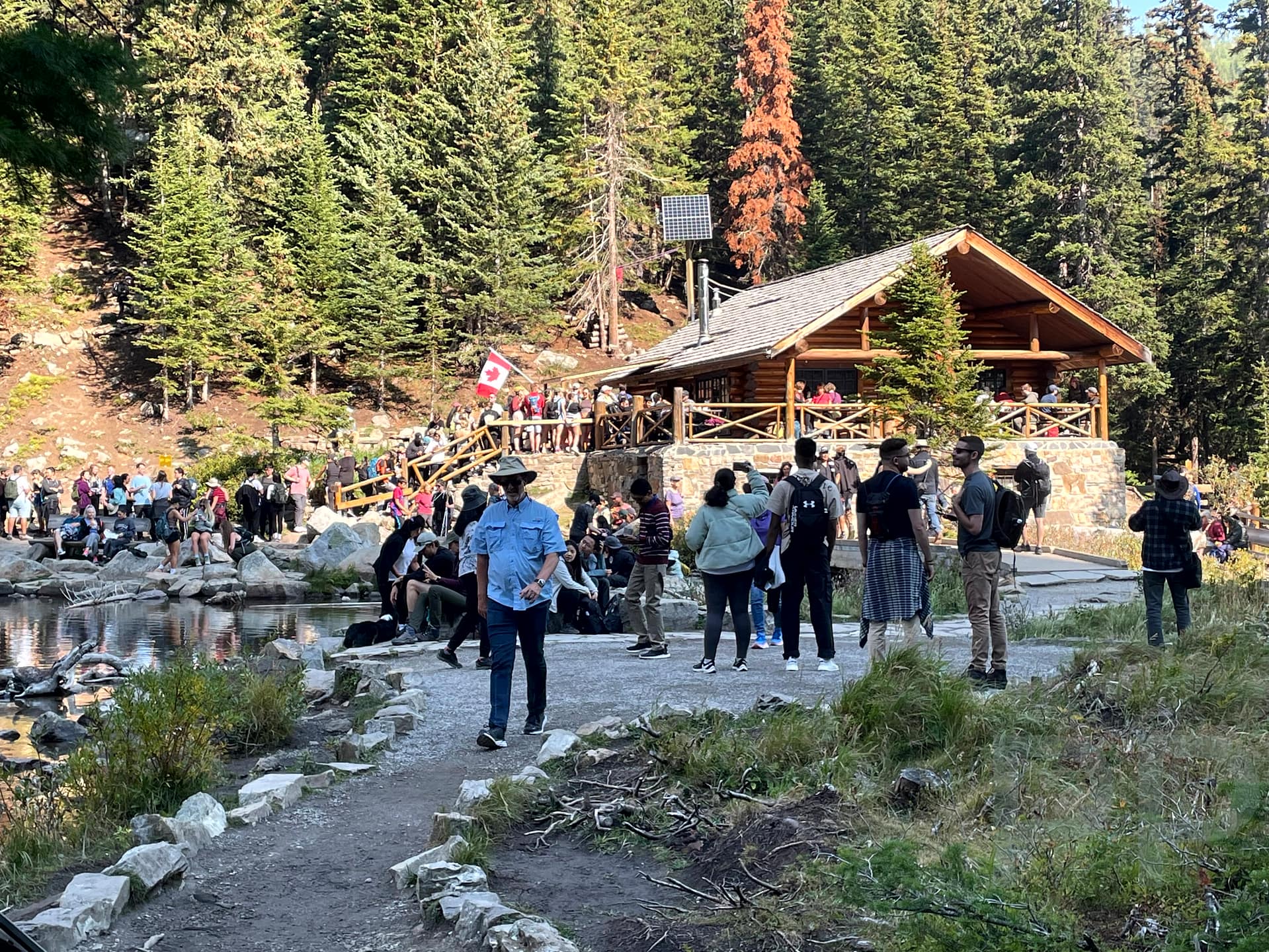 Busy Lake Agnes Teahouse Lines Banff National Park Hiking