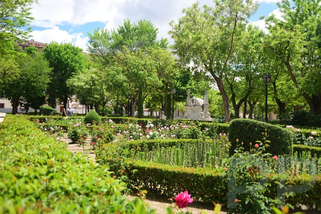 Garden area near Sinagoga del Tránsito in Toledo, Spain