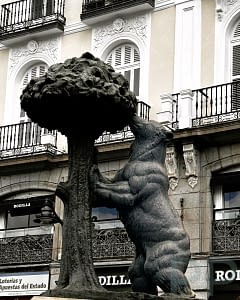 The bronze bear and strawberry tree statue (El Oso y el Madroño) in Madrid.