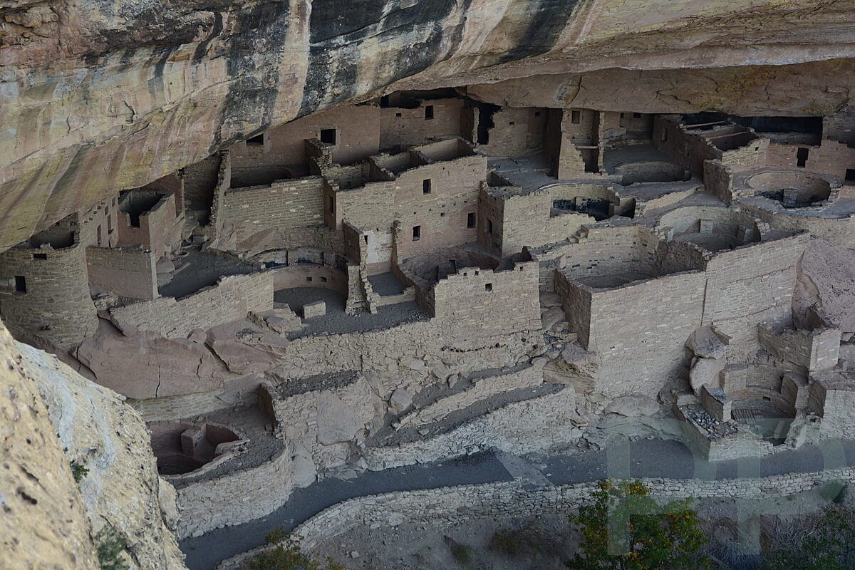 Close-up view of Cliff Palace cliff dwelling beneath a sandstone alcove