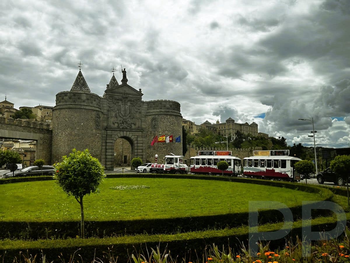 Gate entrance into Toledo&rsquo;s historic walled city