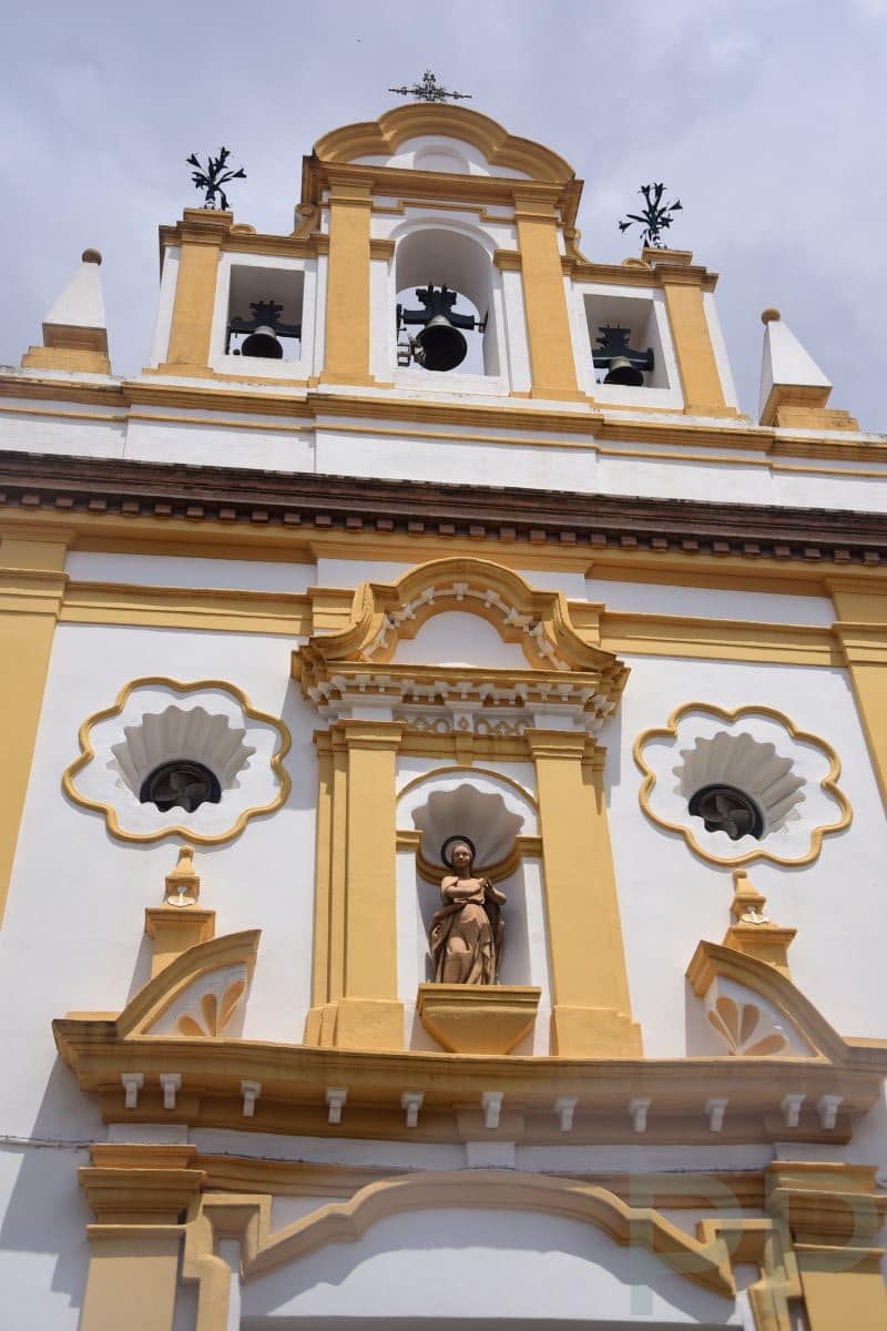 Exterior detail near Capilla de los Marineros in Triana