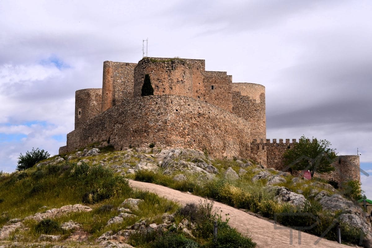 Castillo de la Muela ruins above Consuegra